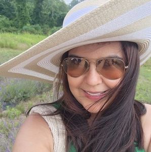 Meet your Posher, Rocio